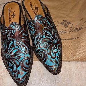 New Patricia nash turquoise leather clog shoes 7